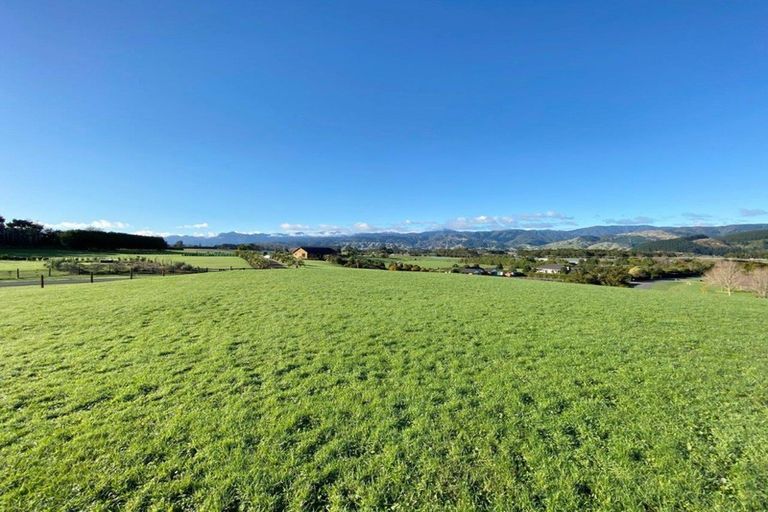 Photo of property in 74 Ohau Terraces, Ohau, 5570