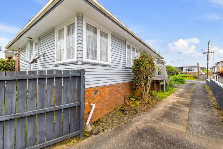 Photo of property in 51a Vodanovich Road, Te Atatu South, Auckland, 0610