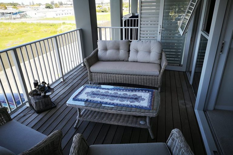 Photo of property in 24 Rewa Rewa Lane, Orewa, 0931