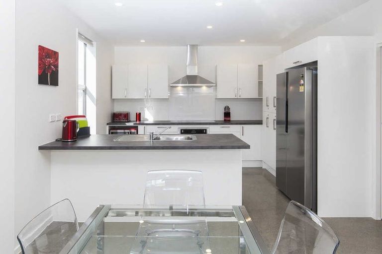 Photo of property in 32 Dickens Street, Addington, Christchurch, 8024