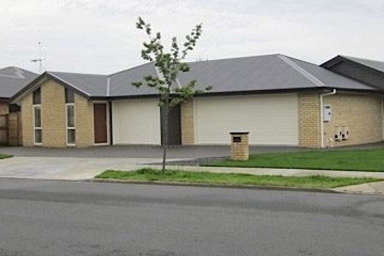 Photo of property in 21 Aquila Crescent, Rototuna North, Hamilton, 3210