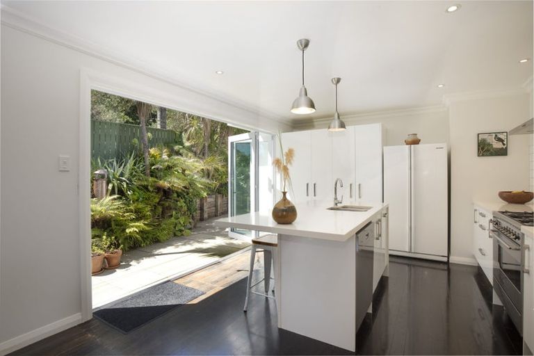 Photo of property in 8 Otaki Street, Miramar, Wellington, 6022