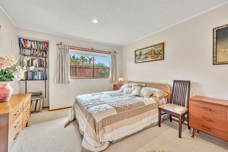 Photo of property in 22 Glucina Avenue, West Harbour, Auckland, 0618