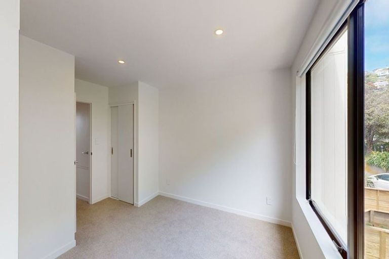 Photo of property in 175a Sutherland Road, Lyall Bay, Wellington, 6022