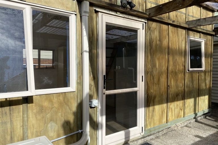 Photo of property in 2 Marendellas Drive, Bucklands Beach, Auckland, 2014