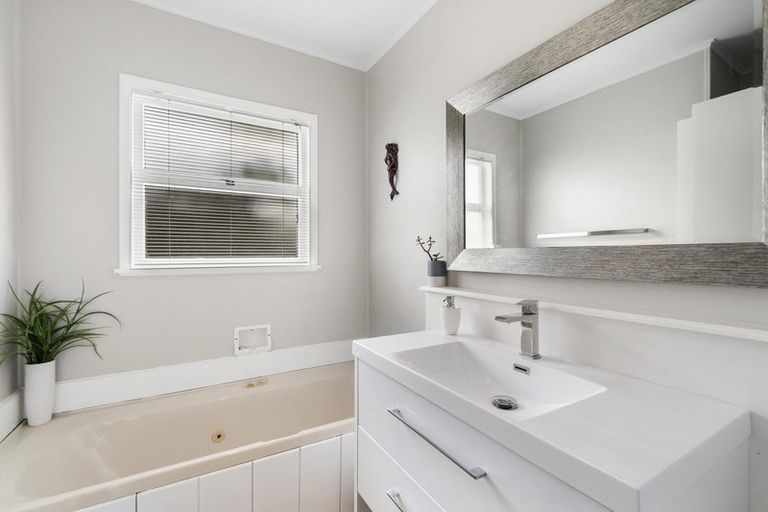 Photo of property in 93 Marne Road, Papakura, 2110