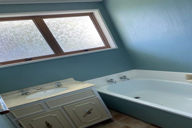 Photo of property in 1/82 John F Kennedy Drive, Milson, Palmerston North, 4414