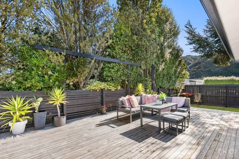 Photo of property in 34 California Drive, Totara Park, Upper Hutt, 5018