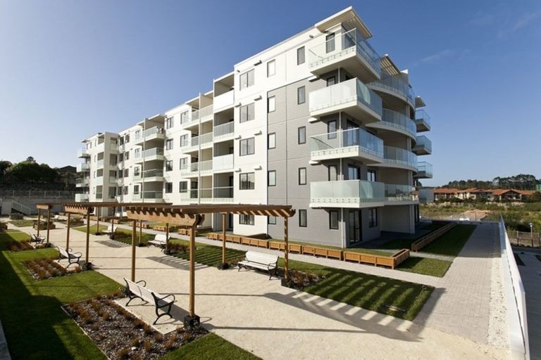 Photo of property in Apollo Apartments, 409/46 Rosedale Road, Rosedale, Auckland, 0632