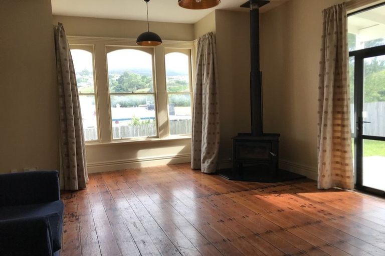 Photo of property in 133 Kaikorai Valley Road, Glenross, Dunedin, 9011