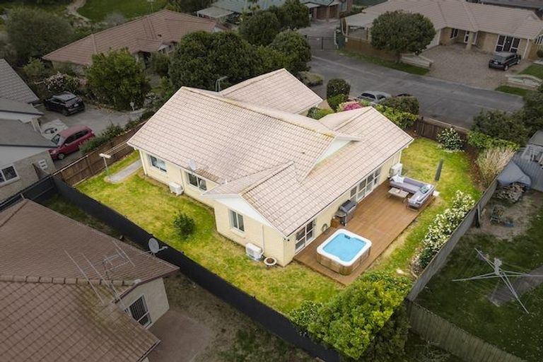 Photo of property in 8 Sheriff Place, Randwick Park, Auckland, 2105