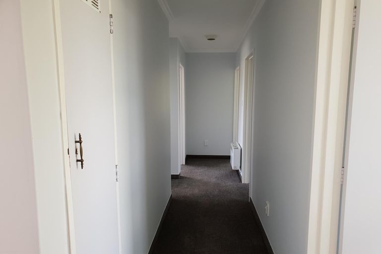 Photo of property in 38 Kimberley Grove, Westbrook, Palmerston North, 4412