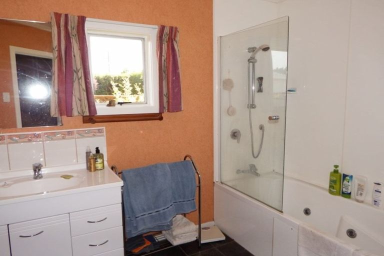 Photo of property in 1961 Parewanui Road, Parewanui, Bulls, 4894