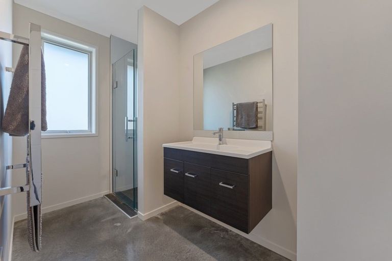 Photo of property in 2 Piharau Crescent, Hurdon, New Plymouth, 4310