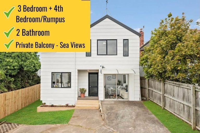 Photo of property in 2/523 Glenfield Road, Glenfield, Auckland, 0629