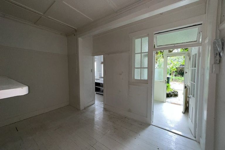 Photo of property in 15 Queens Parade, Devonport, Auckland, 0624