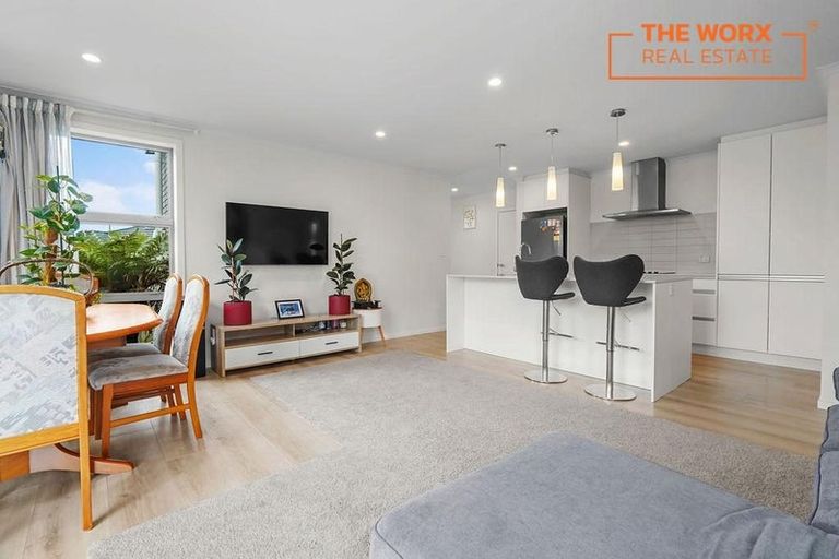 Photo of property in 5 Sauterne Road, Kumeu, 0810