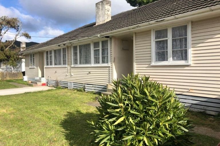Photo of property in 380 George Street, Stokes Valley, Lower Hutt, 5019