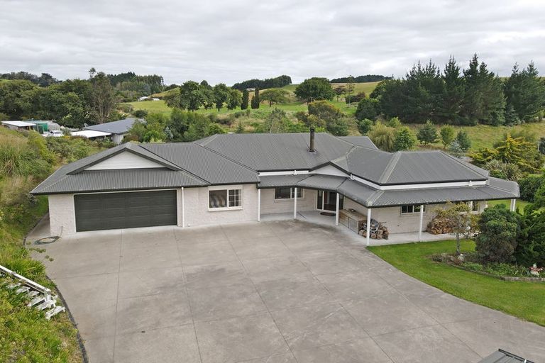 Photo of property in 67 Sandon Road, Feilding, 4702