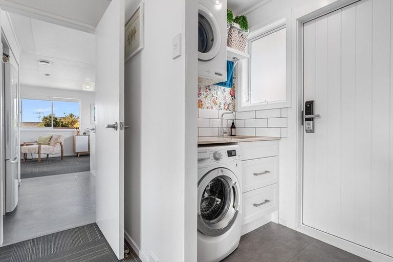 Photo of property in 117b Ngatai Road, Otumoetai, Tauranga, 3110