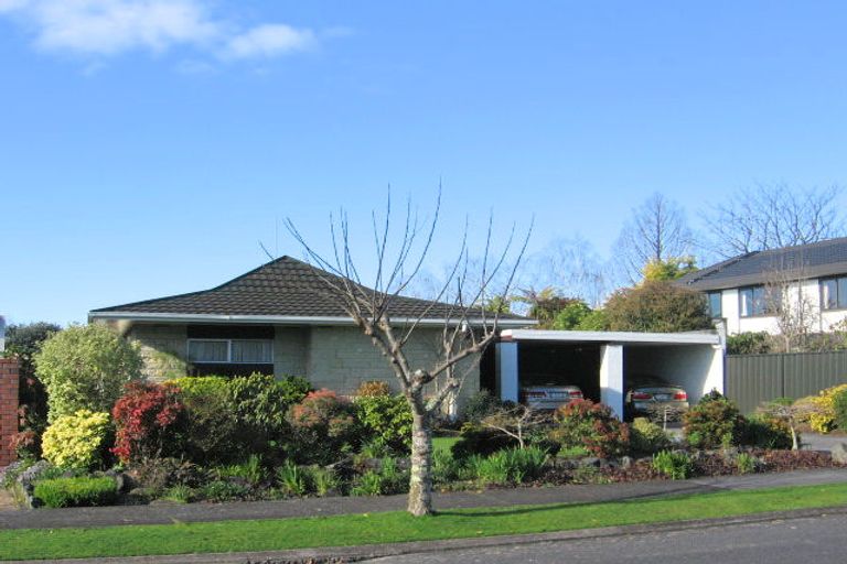 Photo of property in 12 Mcinnes Place, Queenwood, Hamilton, 3210