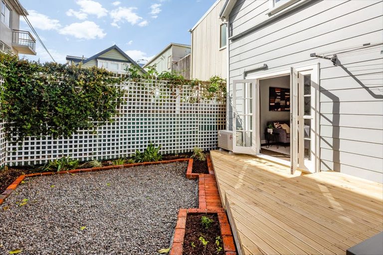 Photo of property in 4 Brougham Street, Mount Victoria, Wellington, 6011