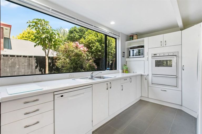 Photo of property in 101a Te Kawa Road, Greenlane, Auckland, 1061
