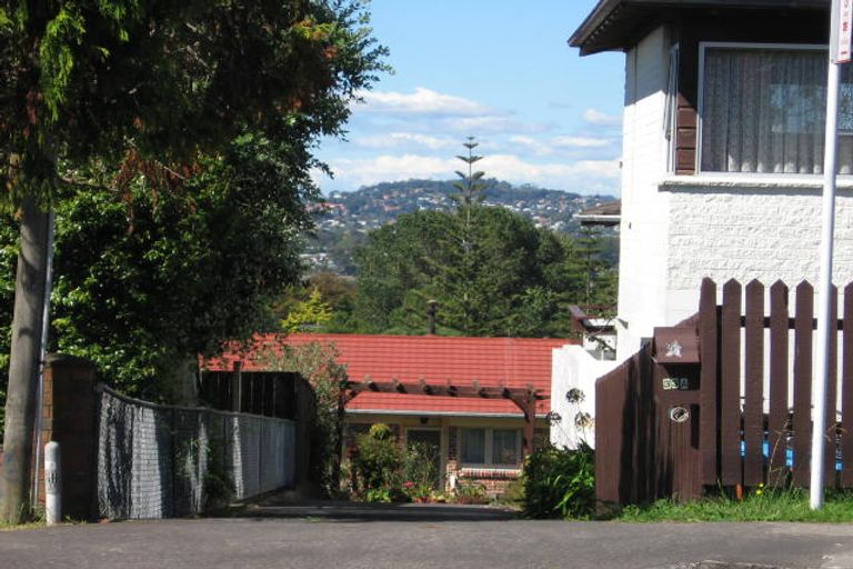 Photo of property in 33 Te Atatu Road, Te Atatu South, Auckland, 0610