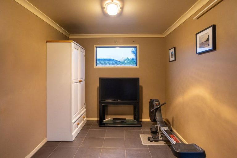 Photo of property in 77 Meridian Grove, Kelvin Grove, Palmerston North, 4414