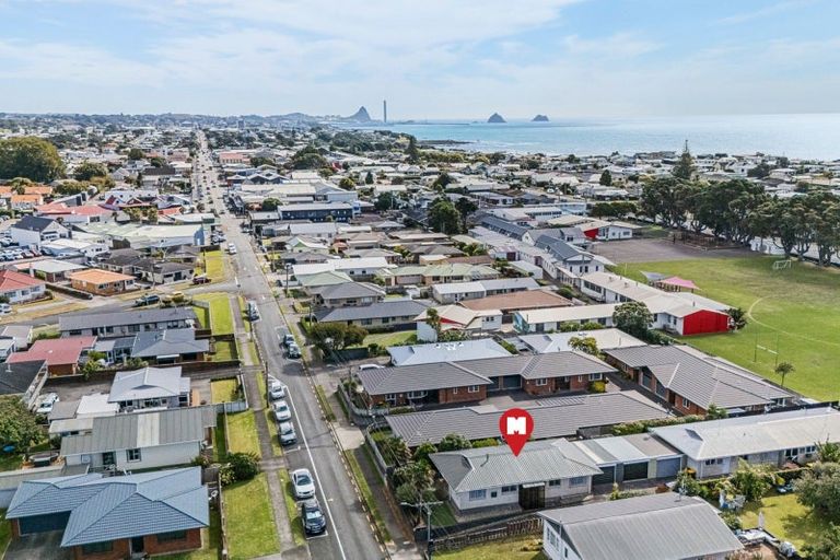 Photo of property in 1/35 Clemow Road, Fitzroy, New Plymouth, 4312