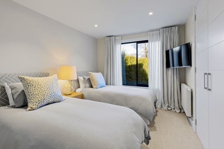 Photo of property in 2 Taramea Lane, Arrowtown, 9371