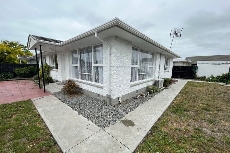 Photo of property in 1/14a Branksome Place, Parklands, Christchurch, 8083