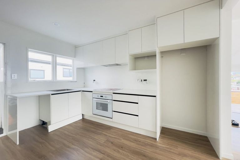 Photo of property in 18a Sylvan Crescent, Te Atatu South, Auckland, 0610