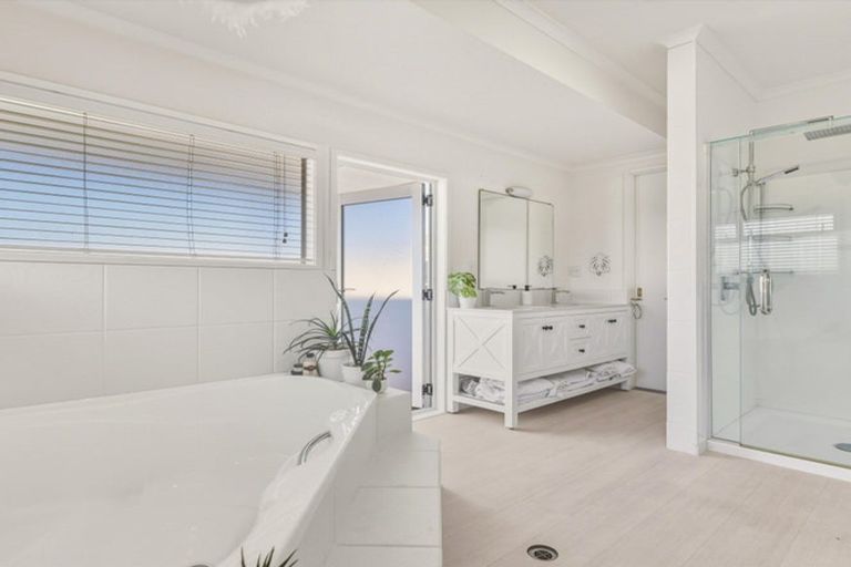 Photo of property in 198 Oceanbeach Road, Mount Maunganui, 3116