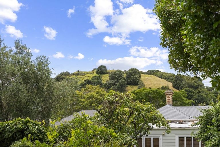 Photo of property in 3 Saint Leonards Road, Devonport, Auckland, 0624