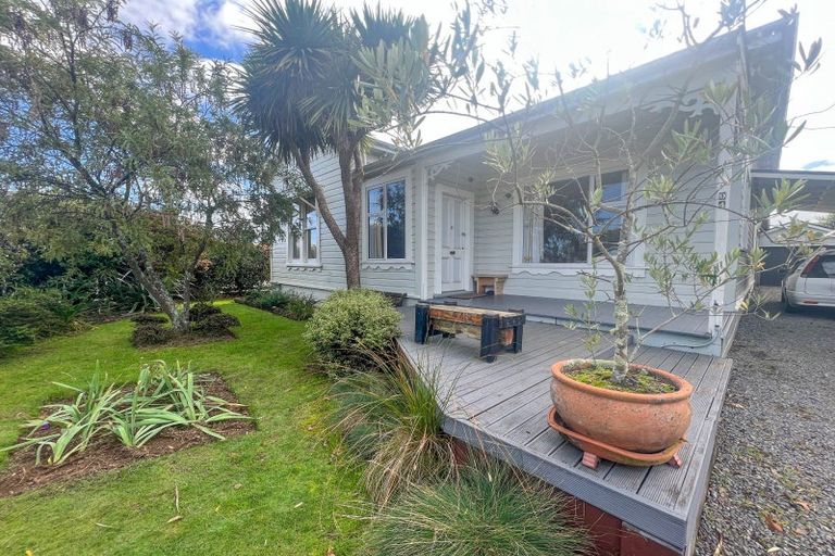 Photo of property in 94 Pembroke Street, Carterton, 5713