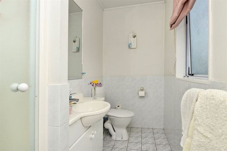 Photo of property in 3/56 Kiwi Esplanade, Mangere Bridge, Auckland, 2022