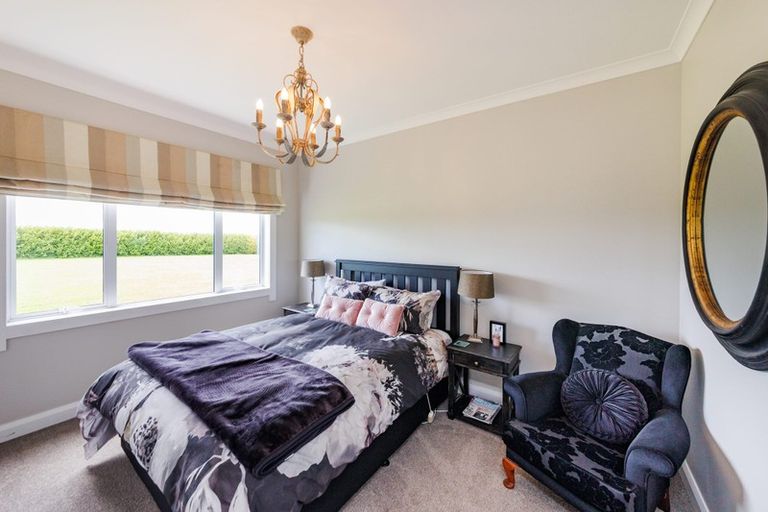 Photo of property in 167 Oroua Road, Kairanga, Palmerston North, 4475