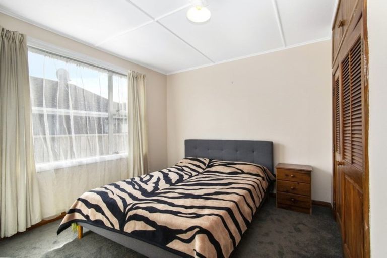 Photo of property in 2/147 Stokes Valley, Stokes Valley, Lower Hutt, 5019