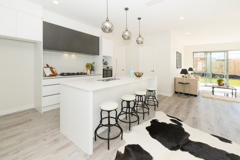 Photo of property in 133a Sunset Road, Totara Vale, Auckland, 0632