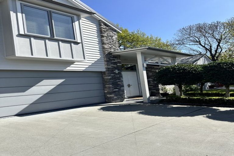 Photo of property in 20 Golf Road, Heretaunga, Upper Hutt, 5018