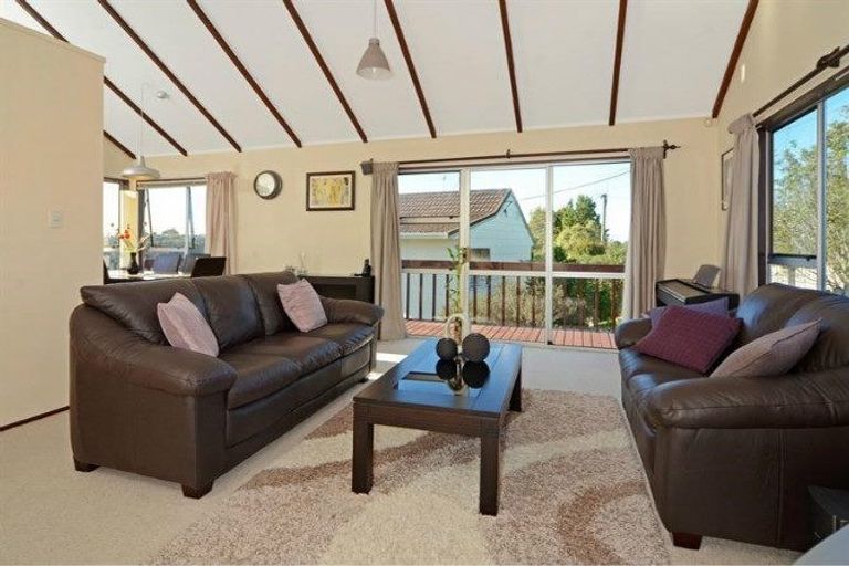 Photo of property in 2/81 Manuka Road, Bayview, Auckland, 0629