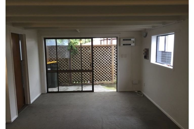 Photo of property in 2a Coniston Avenue, Te Atatu South, Auckland, 0610
