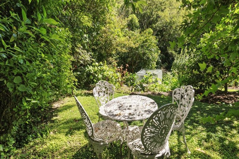 Photo of property in 18 Ngaumatau Road, Point Howard, Lower Hutt, 5013