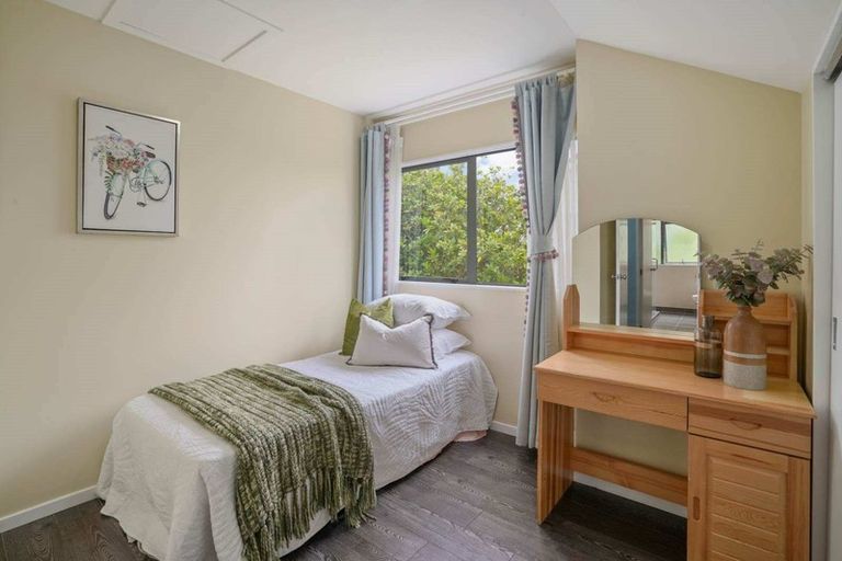 Photo of property in 32 Benchmark Drive, Massey, Auckland, 0614