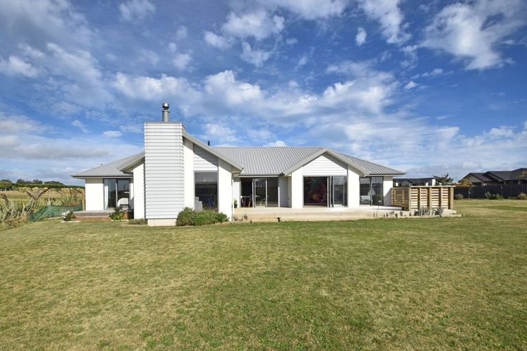 Photo of property in 15 Court Of Ascot, Seaward Bush, Invercargill, 9812