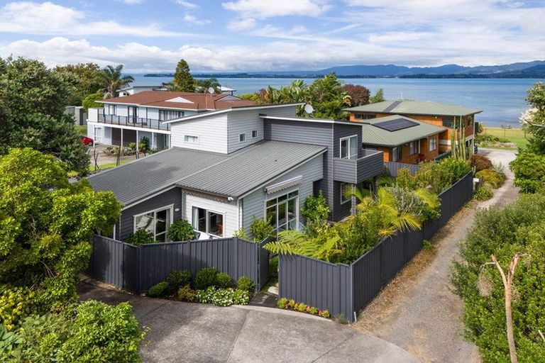 Photo of property in 35 Waione Avenue, Athenree, Waihi Beach, 3177