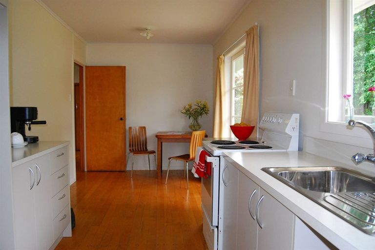 Photo of property in 74 Kervil Avenue, Te Atatu Peninsula, Auckland, 0610