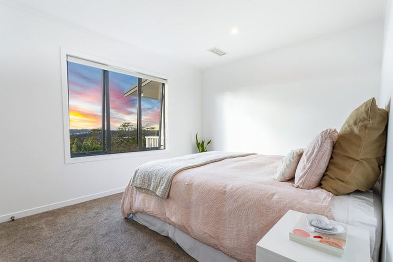 Photo of property in 100 Upper Harbour Drive, Greenhithe, Auckland, 0632