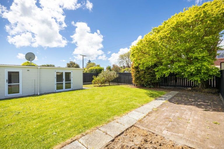 Photo of property in 11 Manu Crescent, Upper Vogeltown, New Plymouth, 4310